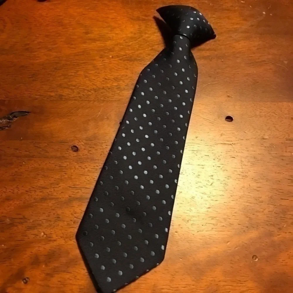 Vineyard vines clip on tie